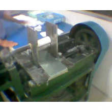 Absorbierende Baumwollmedizinische Baumwollrollenschneidemaschine